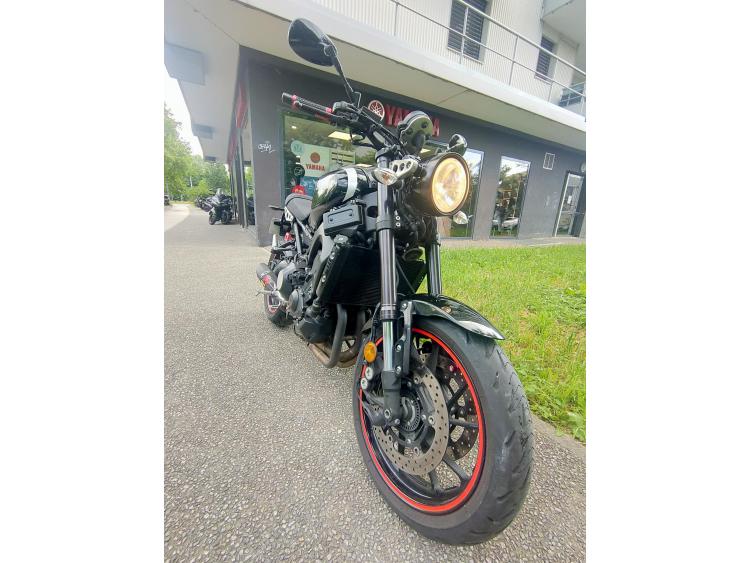 YAMAHA XSR 900