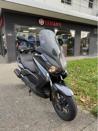 YAMAHA XMAX 125
