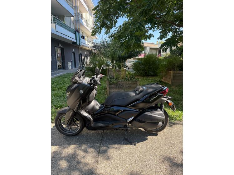 YAMAHA XMAX 300 Tech Max