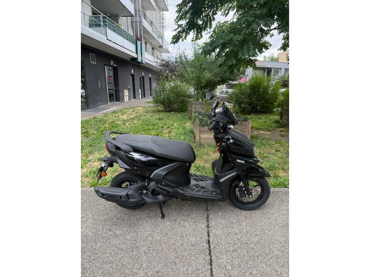 YAMAHA RayZR 125