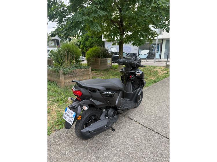 YAMAHA RayZR 125