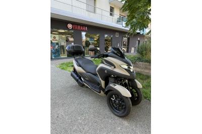 YAMAHA TRICITY 300