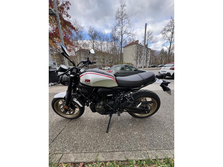 YAMAHA XSR 700 XTRIBUTE