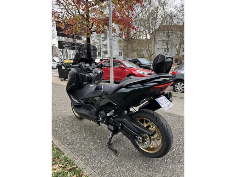 YAMAHA XP T-MAX 560 TECH MAX KAMO