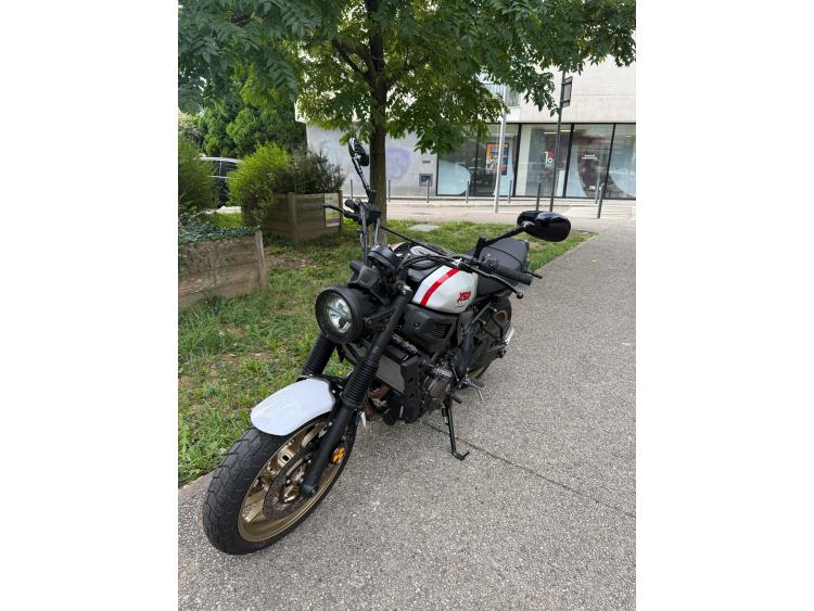 YAMAHA XSR 700 XTRIBUTE