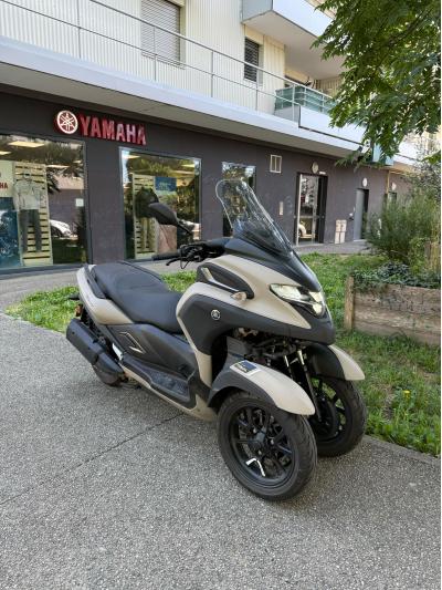 YAMAHA TRICITY 300