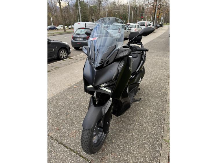 YAMAHA XMAX 300 Tech Max